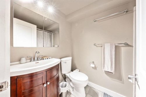 4-310 22 Avenue Sw, Calgary, AB - Indoor Photo Showing Bathroom