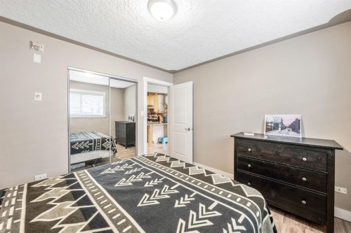 4-310 22 Avenue Sw, Calgary, AB - Indoor Photo Showing Bedroom