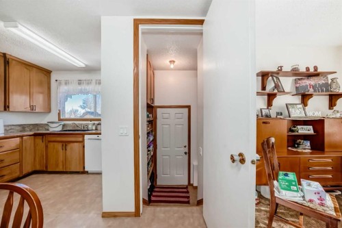 9 Maple Place, Strathmore, AB - Indoor