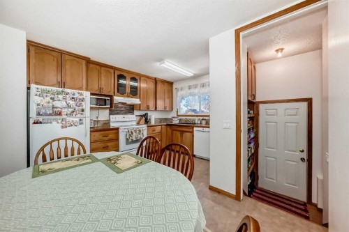9 Maple Place, Strathmore, AB - Indoor