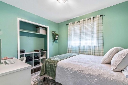 60 Cimarron Meadows Road, Okotoks, AB - Indoor Photo Showing Bedroom