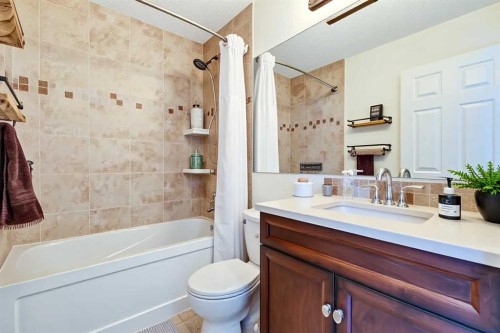 107 Sierra Nevada Close Sw, Calgary, AB - Indoor Photo Showing Bathroom