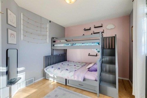 107 Sierra Nevada Close Sw, Calgary, AB - Indoor Photo Showing Bedroom