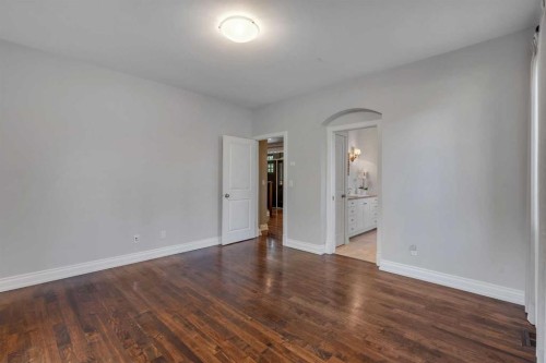 5512 Baroc Road Nw, Calgary, AB - Indoor Photo Showing Other Room