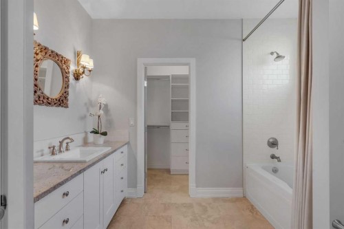 5512 Baroc Road Nw, Calgary, AB - Indoor Photo Showing Bathroom