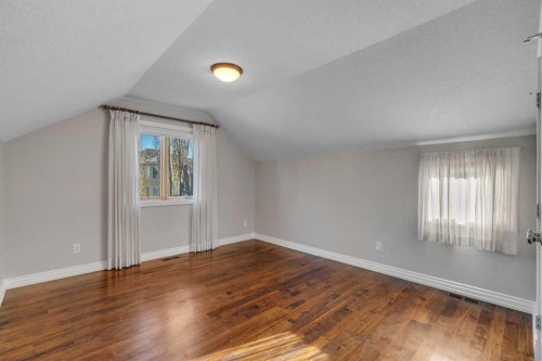 5512 Baroc Road Nw, Calgary, AB - Indoor Photo Showing Other Room