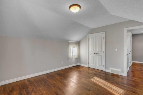 5512 Baroc Road Nw, Calgary, AB - Indoor Photo Showing Other Room