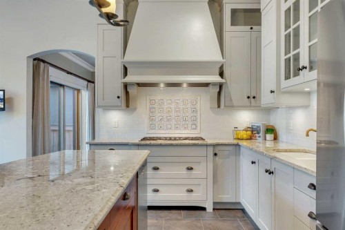 5512 Baroc Road Nw, Calgary, AB - Indoor Photo Showing Kitchen With Upgraded Kitchen