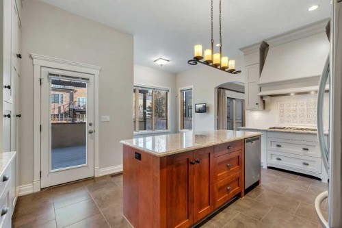 5512 Baroc Road Nw, Calgary, AB - Indoor Photo Showing Kitchen With Upgraded Kitchen