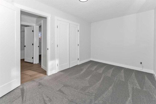 915 Pinecliff Drive Ne, Calgary, AB - Indoor Photo Showing Other Room