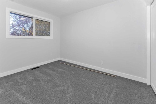 915 Pinecliff Drive Ne, Calgary, AB - Indoor Photo Showing Other Room