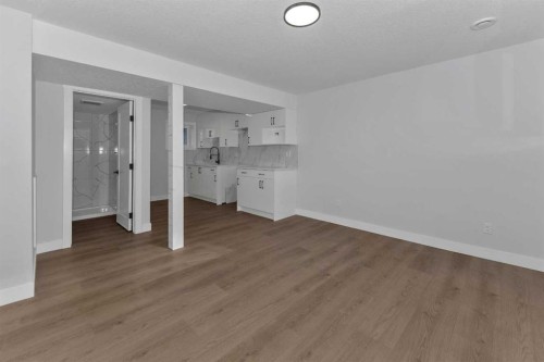 915 Pinecliff Drive Ne, Calgary, AB - Indoor Photo Showing Other Room