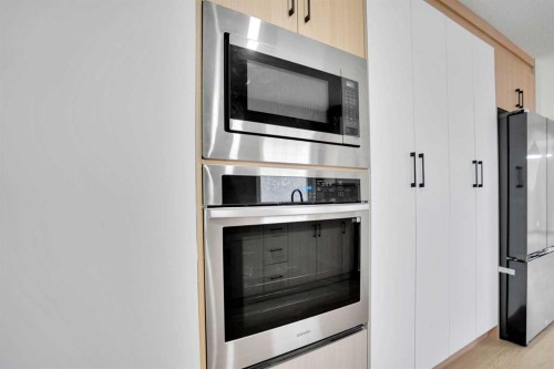6116 Buckthorn Road Nw, Calgary, AB - Indoor Photo Showing Kitchen