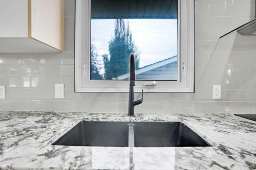 6116 Buckthorn Road Nw, Calgary, AB - Indoor Photo Showing Kitchen With Double Sink With Upgraded Kitchen