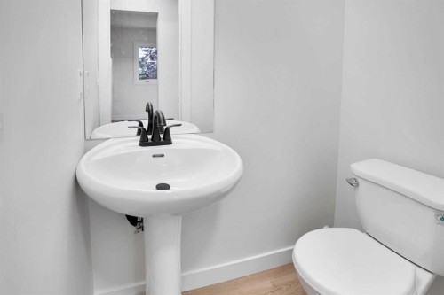 6116 Buckthorn Road Nw, Calgary, AB - Indoor Photo Showing Bathroom