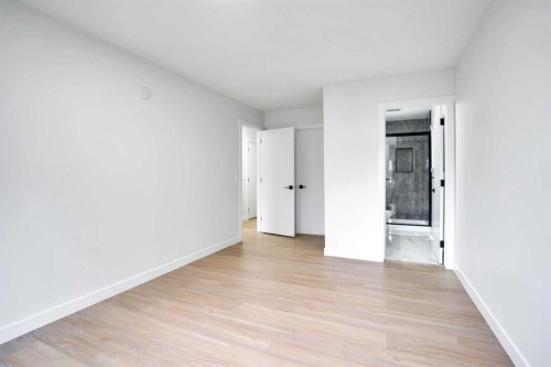 6116 Buckthorn Road Nw, Calgary, AB - Indoor Photo Showing Other Room