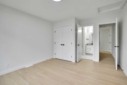 6116 Buckthorn Road Nw, Calgary, AB - Indoor Photo Showing Other Room