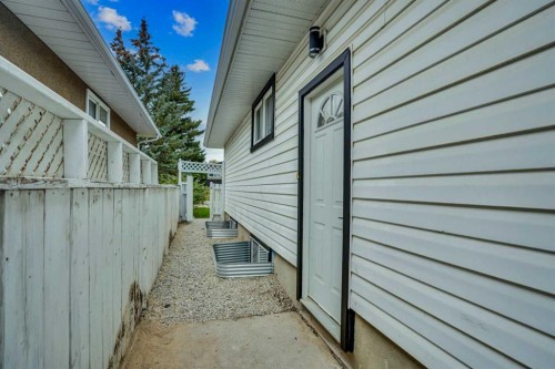 6116 Buckthorn Road Nw, Calgary, AB - Outdoor With Exterior