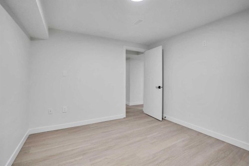 6116 Buckthorn Road Nw, Calgary, AB - Indoor Photo Showing Other Room