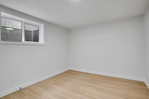 6116 Buckthorn Road Nw, Calgary, AB - Indoor Photo Showing Other Room