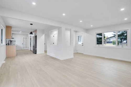 6116 Buckthorn Road Nw, Calgary, AB - Indoor