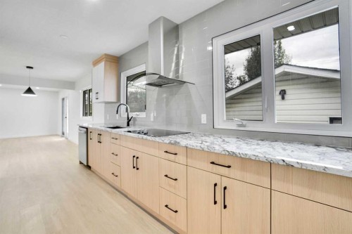 6116 Buckthorn Road Nw, Calgary, AB - Indoor Photo Showing Kitchen With Upgraded Kitchen