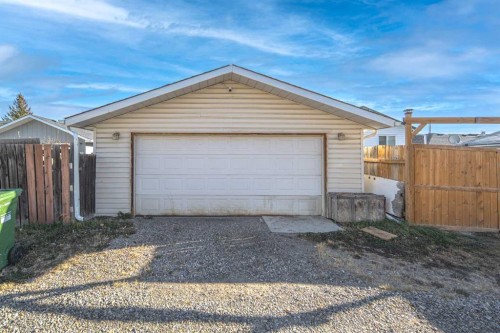 112 Shawmeadows Crescent Sw, Calgary, AB - Outdoor