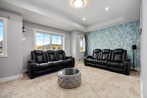 106 Baysprings Gardens Sw, Airdrie, AB - Indoor Photo Showing Living Room