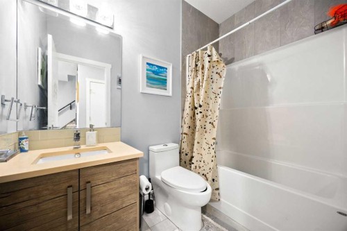 106 Baysprings Gardens Sw, Airdrie, AB - Indoor Photo Showing Bathroom