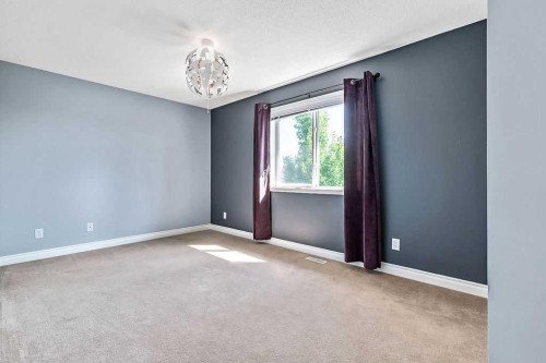 521 Westmount Close, Okotoks, AB - Indoor Photo Showing Other Room