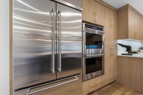 711 Mckenzie Lake Bay Se, Calgary, AB - Indoor Photo Showing Kitchen