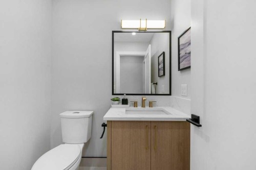 711 Mckenzie Lake Bay Se, Calgary, AB - Indoor Photo Showing Bathroom