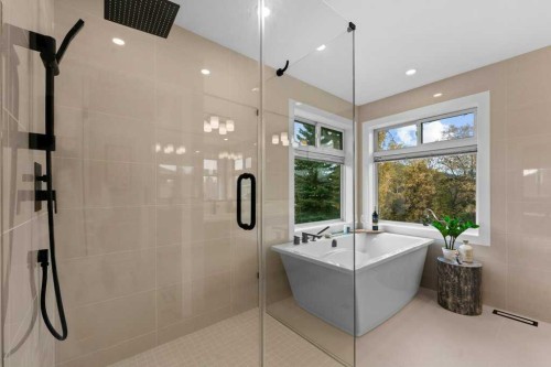 711 Mckenzie Lake Bay Se, Calgary, AB - Indoor Photo Showing Bathroom