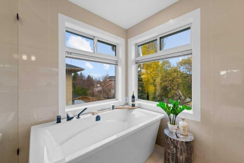 711 Mckenzie Lake Bay Se, Calgary, AB - Indoor Photo Showing Bathroom