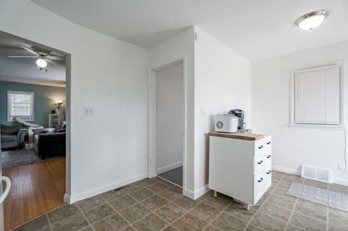 841 E Nanton Street, Carstairs, AB - Indoor