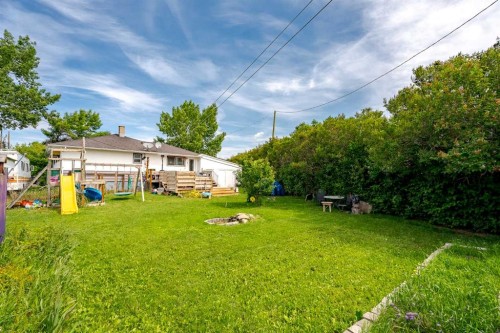 841 E Nanton Street, Carstairs, AB - Outdoor