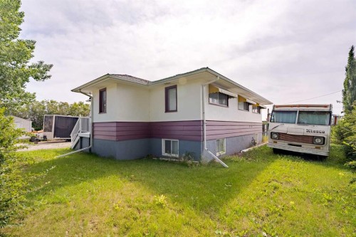 841 E Nanton Street, Carstairs, AB - Outdoor With Exterior