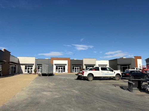 110 Corner Meadows Manor Ne, Calgary, AB 