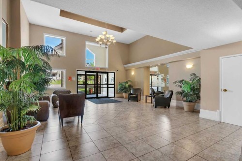 2107-7451 Springbank Boulevard Sw, Calgary, AB - Indoor