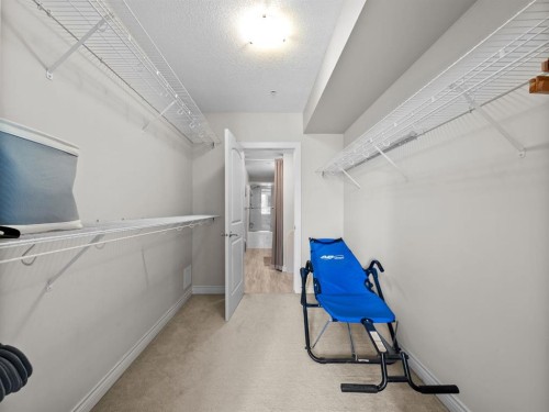 311-3101 34 Avenue Nw, Calgary, AB - Indoor