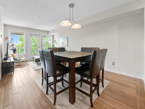 311-3101 34 Avenue Nw, Calgary, AB - Indoor Photo Showing Dining Room