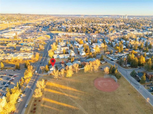 5027 40 Avenue Sw, Calgary, AB - Outdoor With View