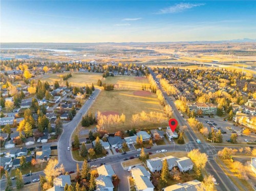 5027 40 Avenue Sw, Calgary, AB - Outdoor With View