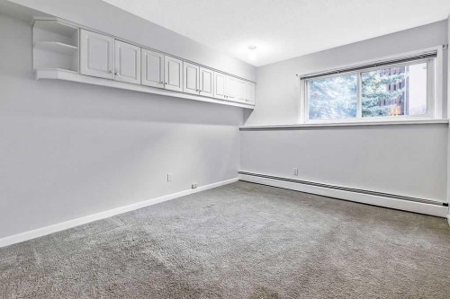 5-366 94 Avenue Se, Calgary, AB - Indoor Photo Showing Other Room