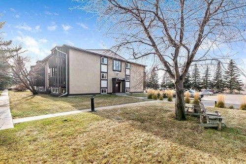 5-366 94 Avenue Se, Calgary, AB - Outdoor