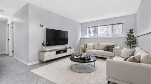 5-366 94 Avenue Se, Calgary, AB - Indoor Photo Showing Living Room