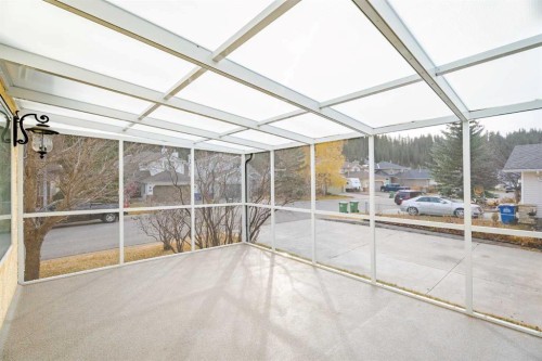 301 Riverview Green, Cochrane, AB - 