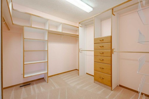 301 Riverview Green, Cochrane, AB - Indoor