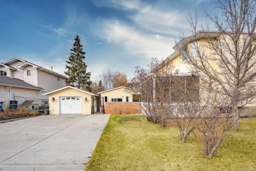 301 Riverview Green, Cochrane, AB - Outdoor
