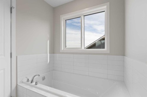 106 Monterey Bay Se, High River, AB - Indoor Photo Showing Bathroom